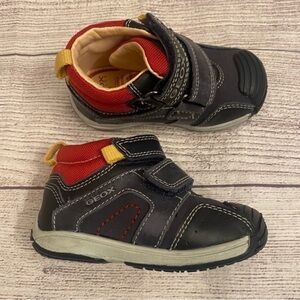 Geox sneakers size 21/5.5 infant